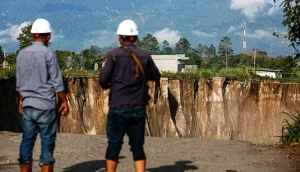 Massive Expanding Sinkhole Threatens Indonesian Village of Pondor Balik 